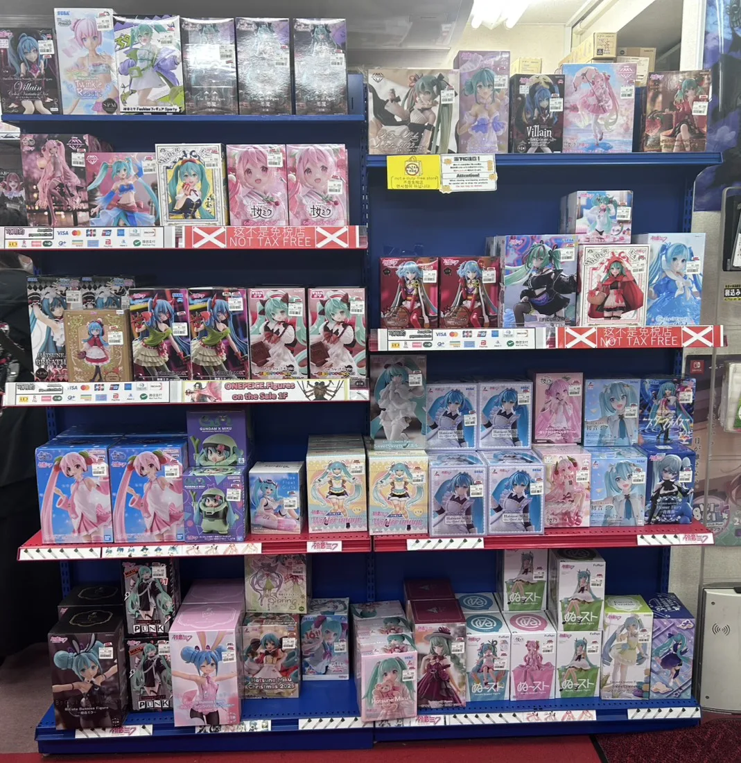 2階店内紹介 初音ミク編】店内入ってすぐ！ミクがいっぱいお出迎え