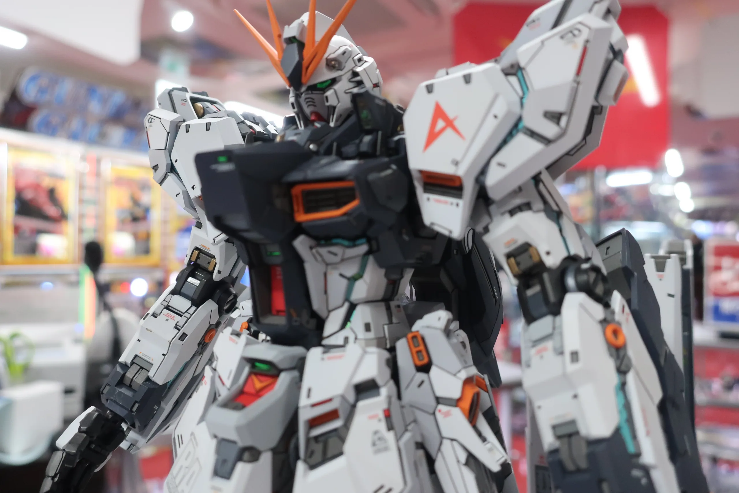 入荷】組み立て済み MG 1/100 νガンダム Ver.Ka | 【ガンダム専門店 