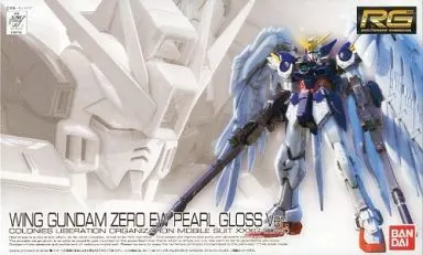 RG ウイングガンダムゼロ EW パールグロスのプラモデルのパッケージ