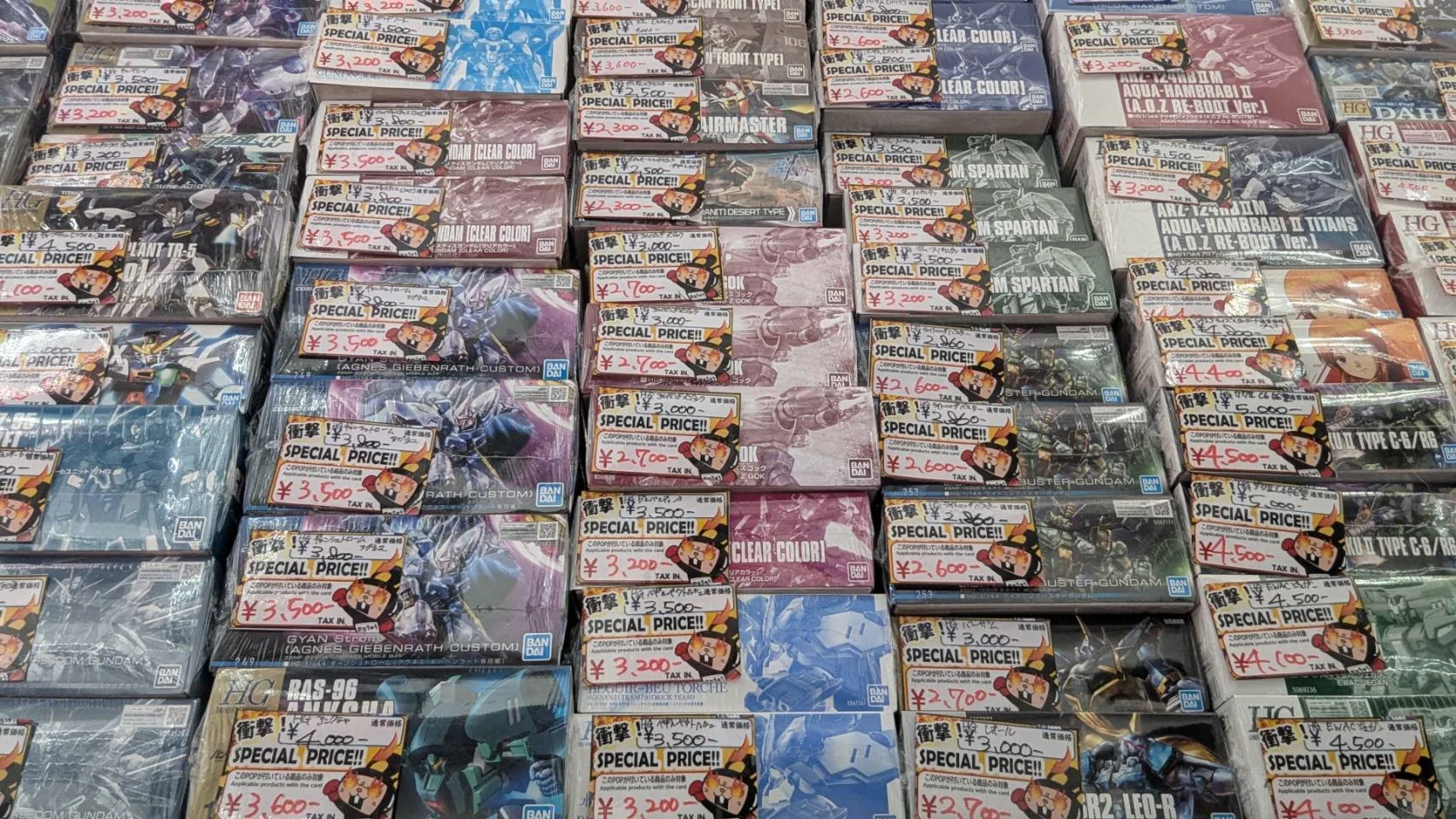 大量のガンプラ写真